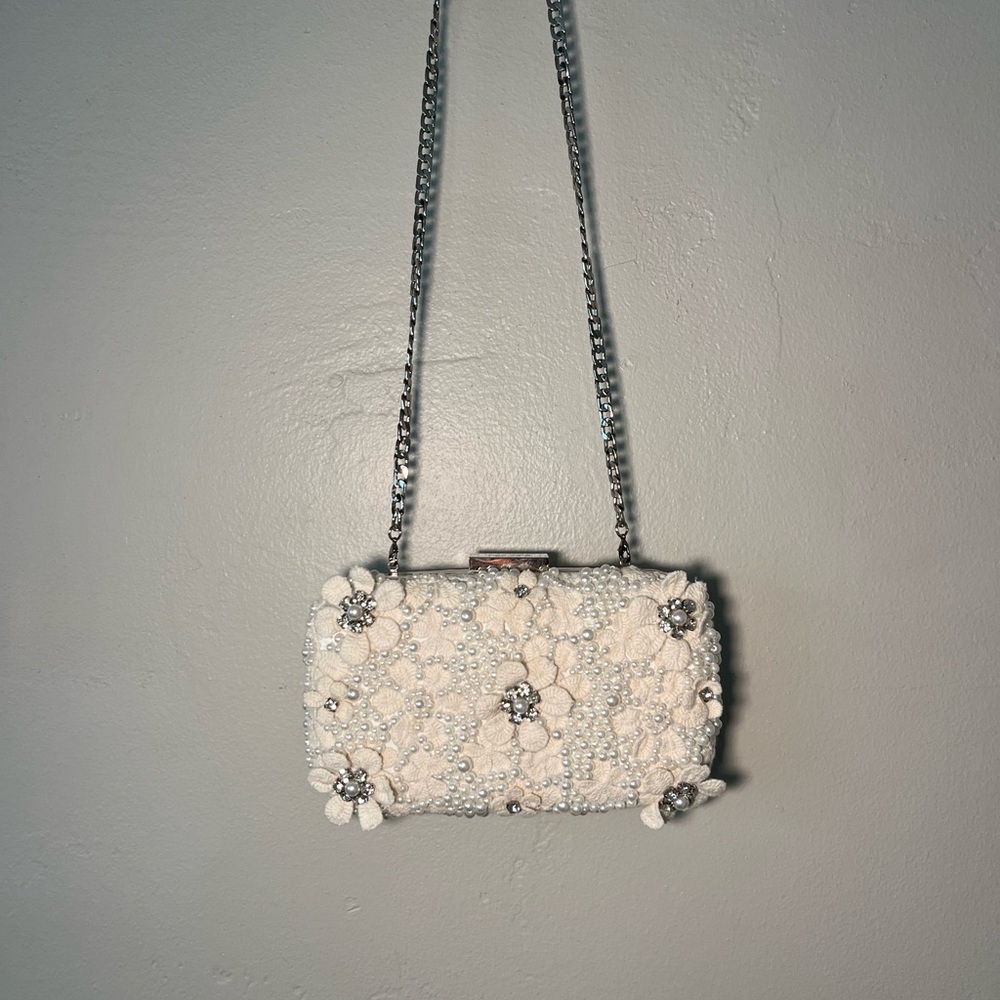 Beth Encrusted Pod Style Clutch in Ivory